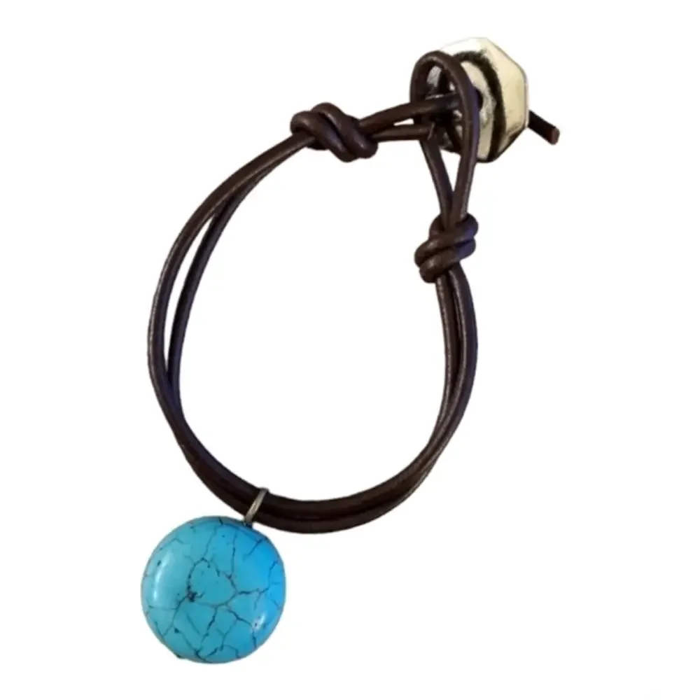 Turquoise bracelet with leather strap